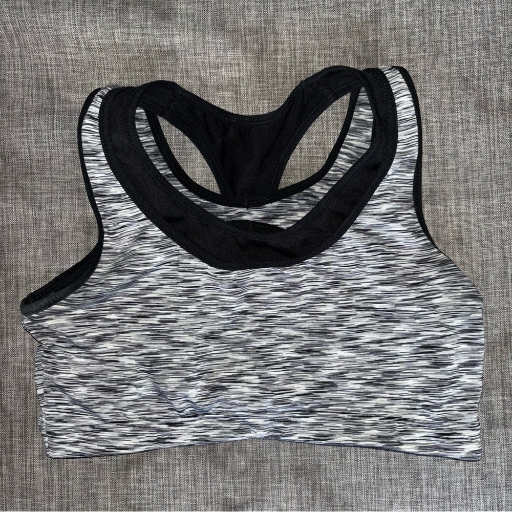 Seamless Black and Gray Sports Bra
